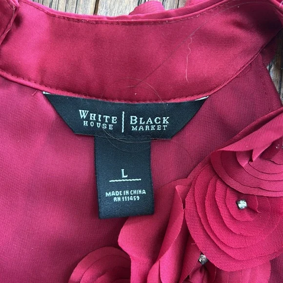 White House Black Market: Sleeveless, Red-ish, Floral Embellished Top: Size L - Picture 7 of 9